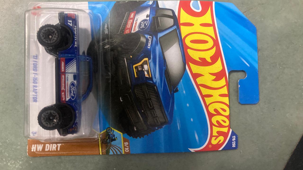 Hot Wheels '17 Ford F-150 Raptor [Blue], Dirt 9/10, 178/250, 1:64 Scale Diecast Car - Image 4